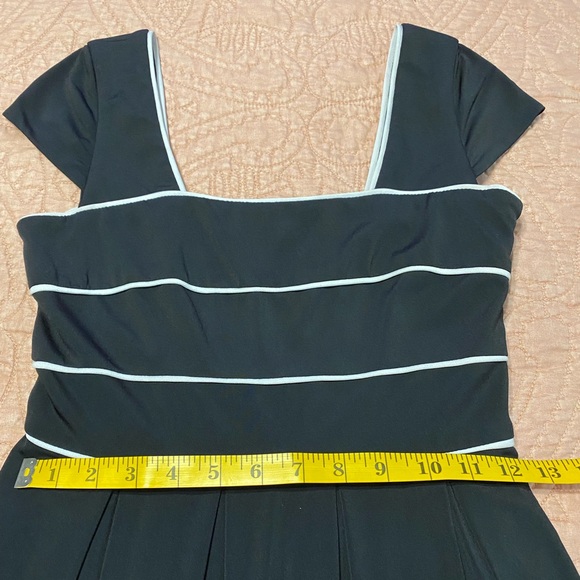 Maggie London square neck dress, size 2 - Picture 3 of 5